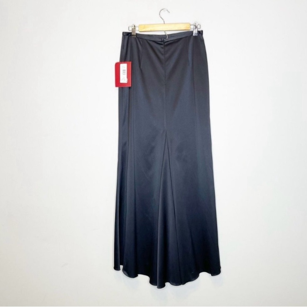 NEW Vintage Size 6 JS Collections
Black Formal Maxi Skirt Satin Long